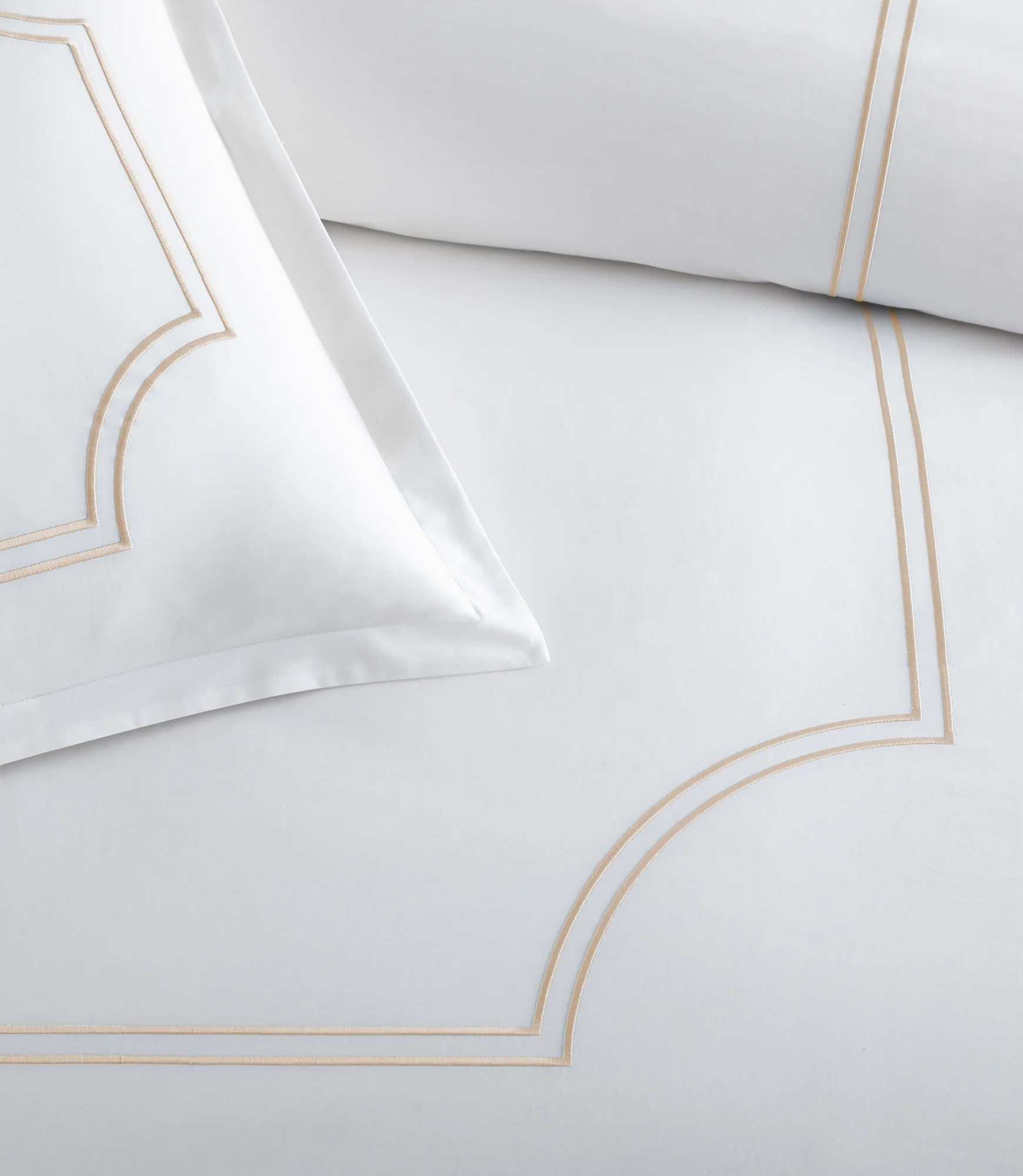 Deco Classic Embroidered Duvet Set - Image 5