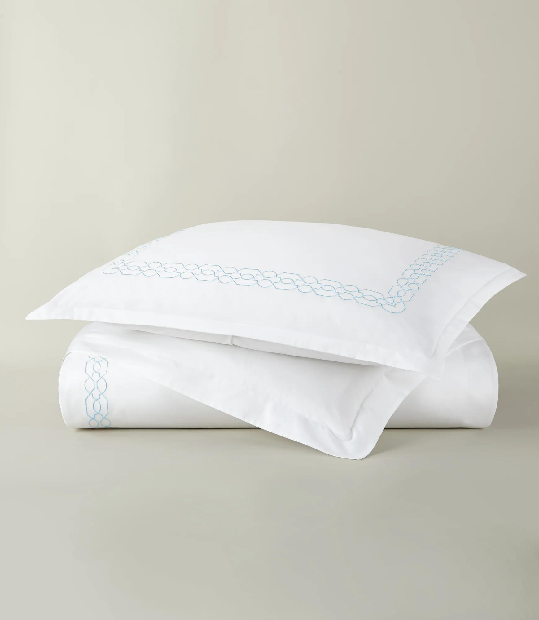Filigree Classic Embroidered Duvet Set - Image 2