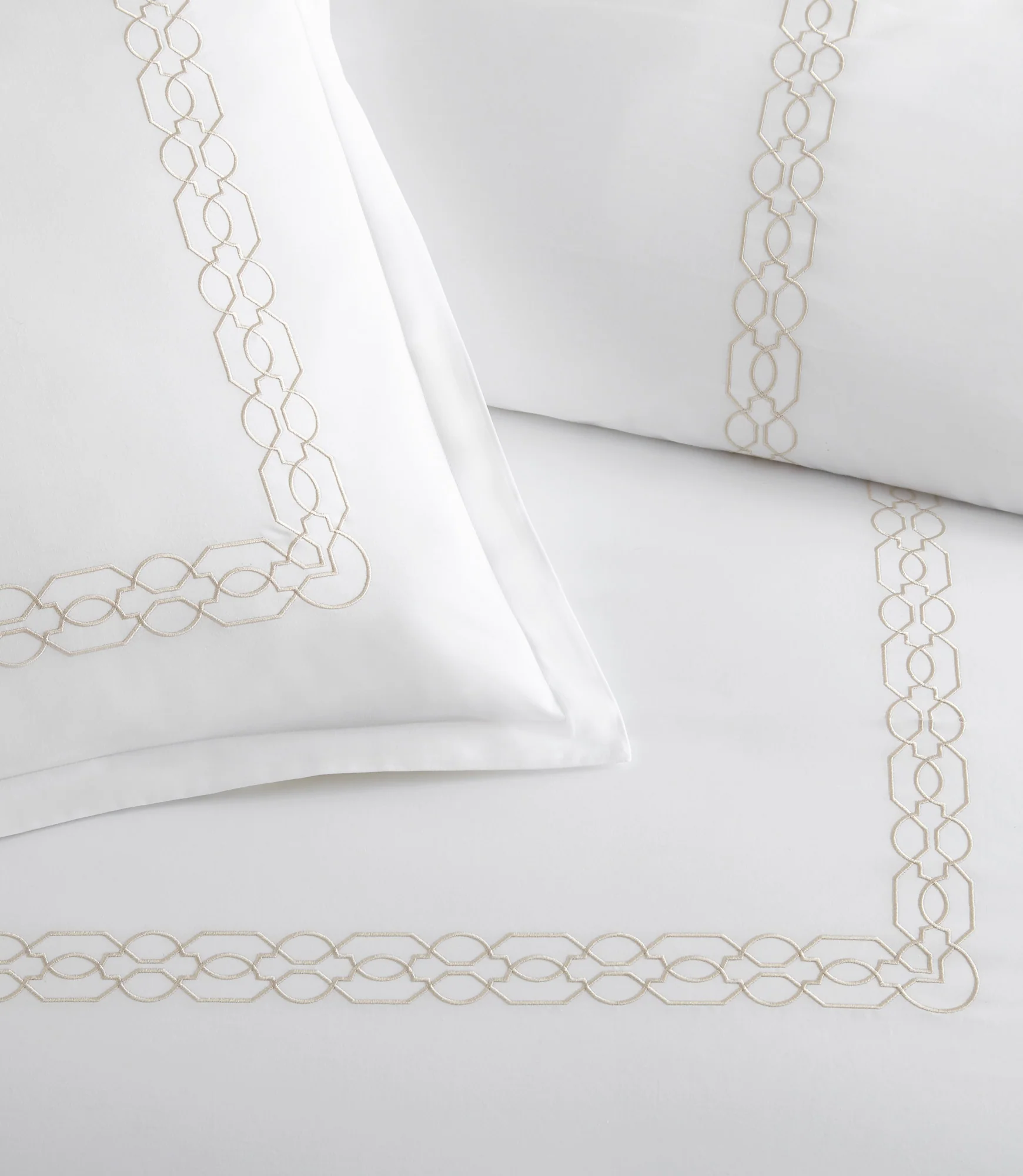 Filigree Classic Embroidered Duvet Set - Image 5