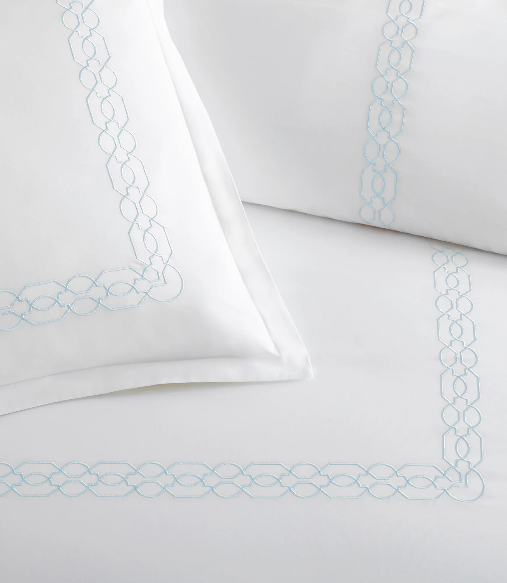 Filigree Classic Embroidered Duvet Set - Image 7