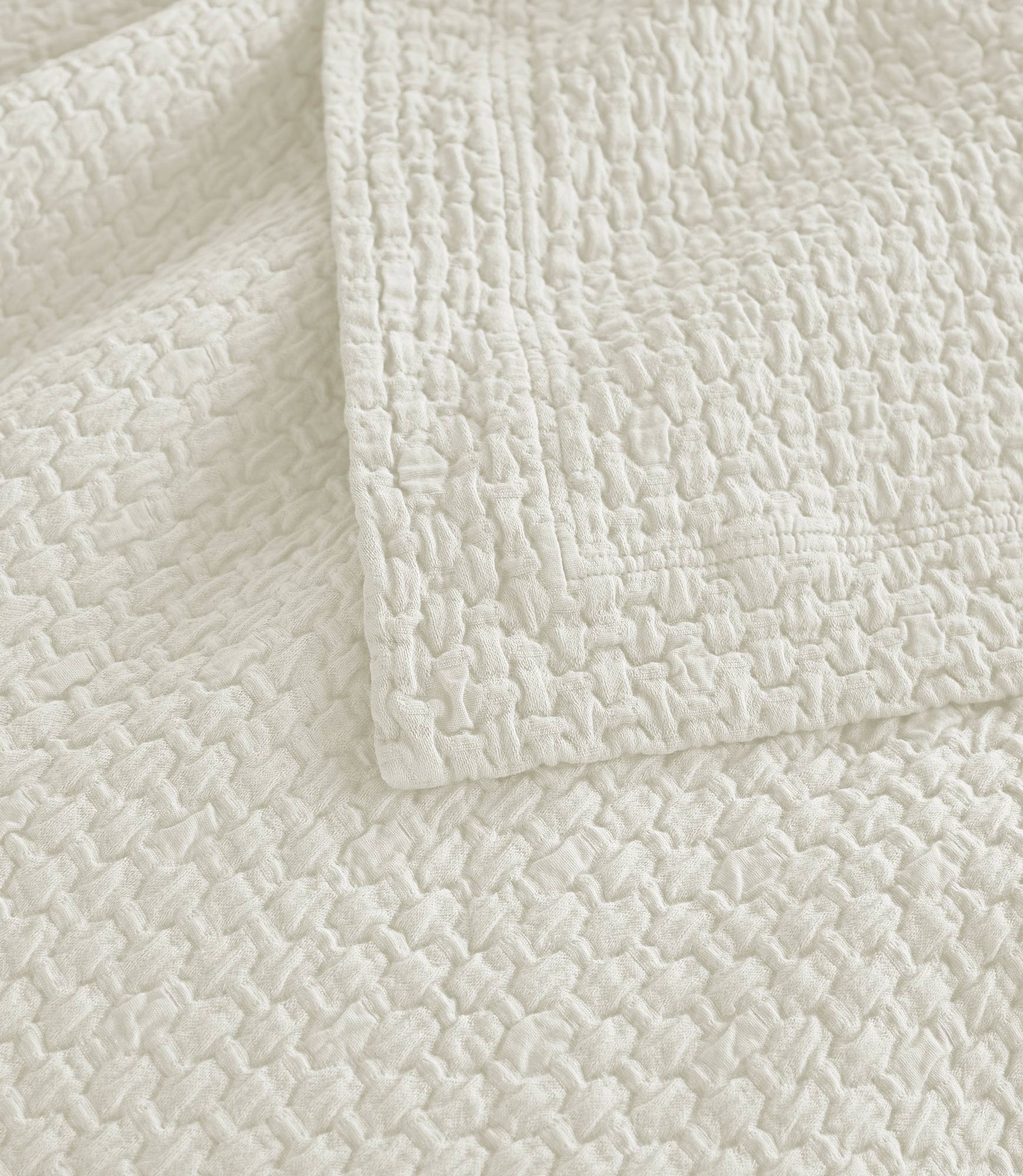 Juliet Matelassé Coverlet - Image 13