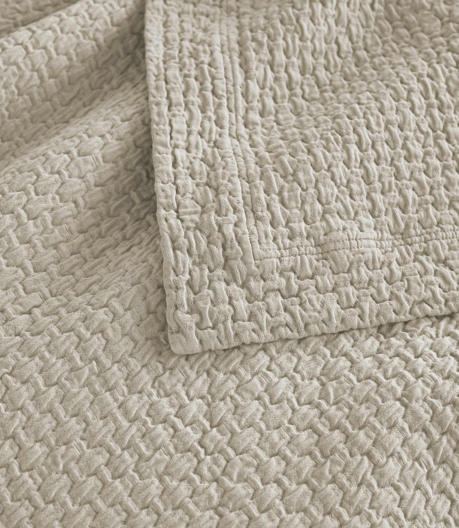 Juliet Matelassé Coverlet - Image 16