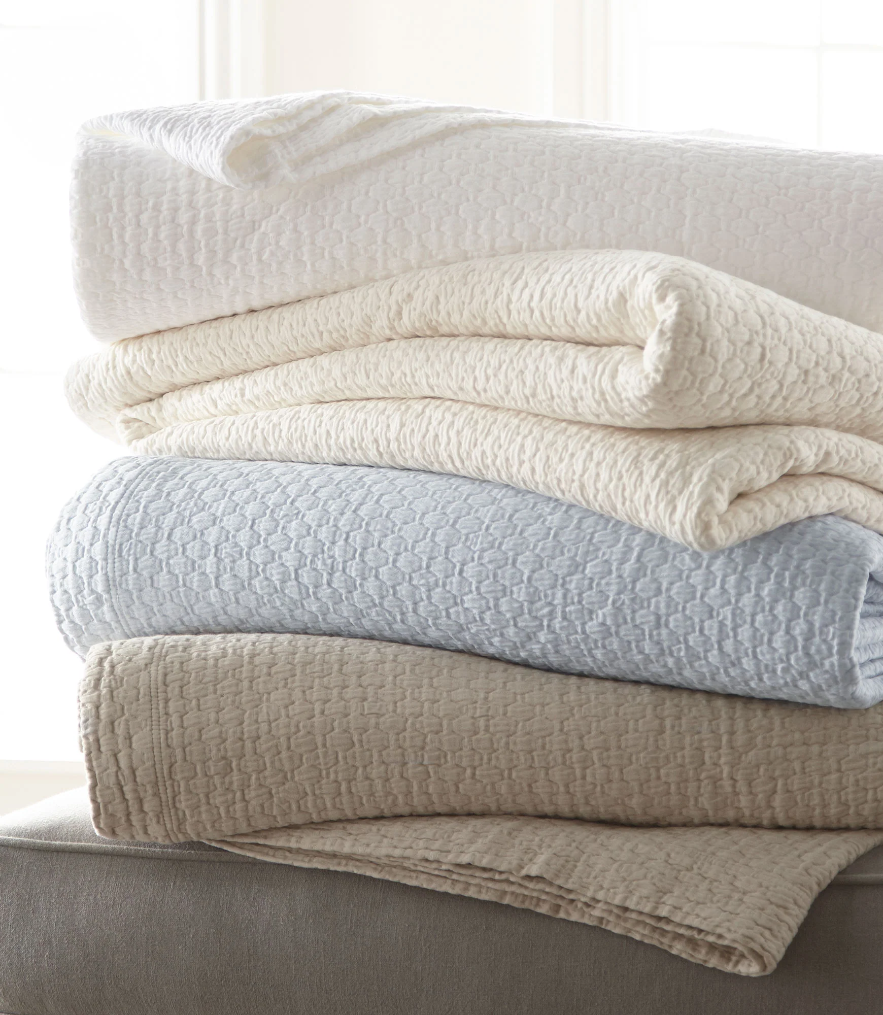 Juliet Matelassé Coverlet - Image 5