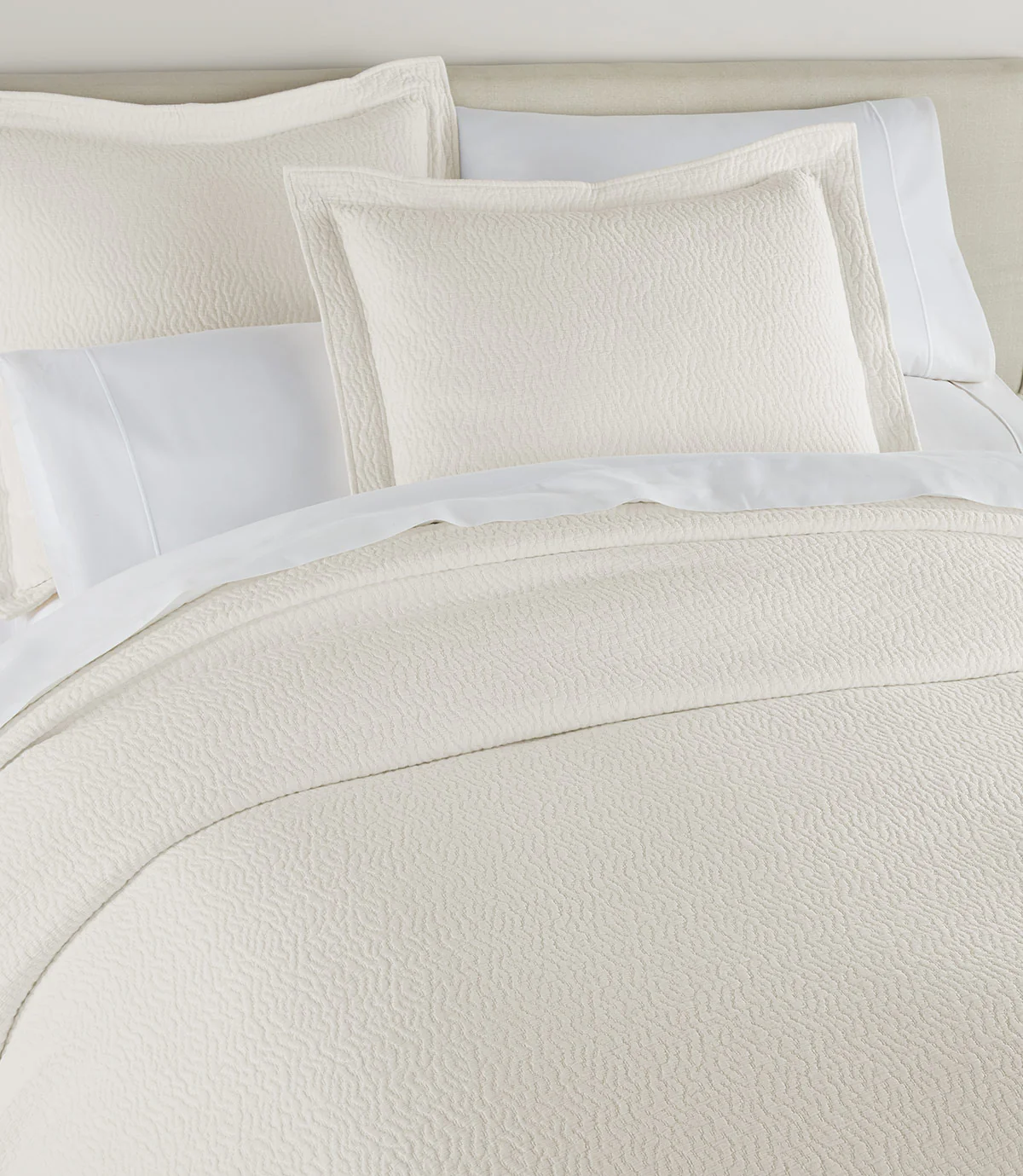 Mia Stonewashed Matelassé Coverlet - Image 10