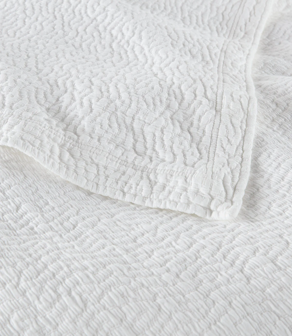 Mia Stonewashed Matelassé Coverlet - Image 6