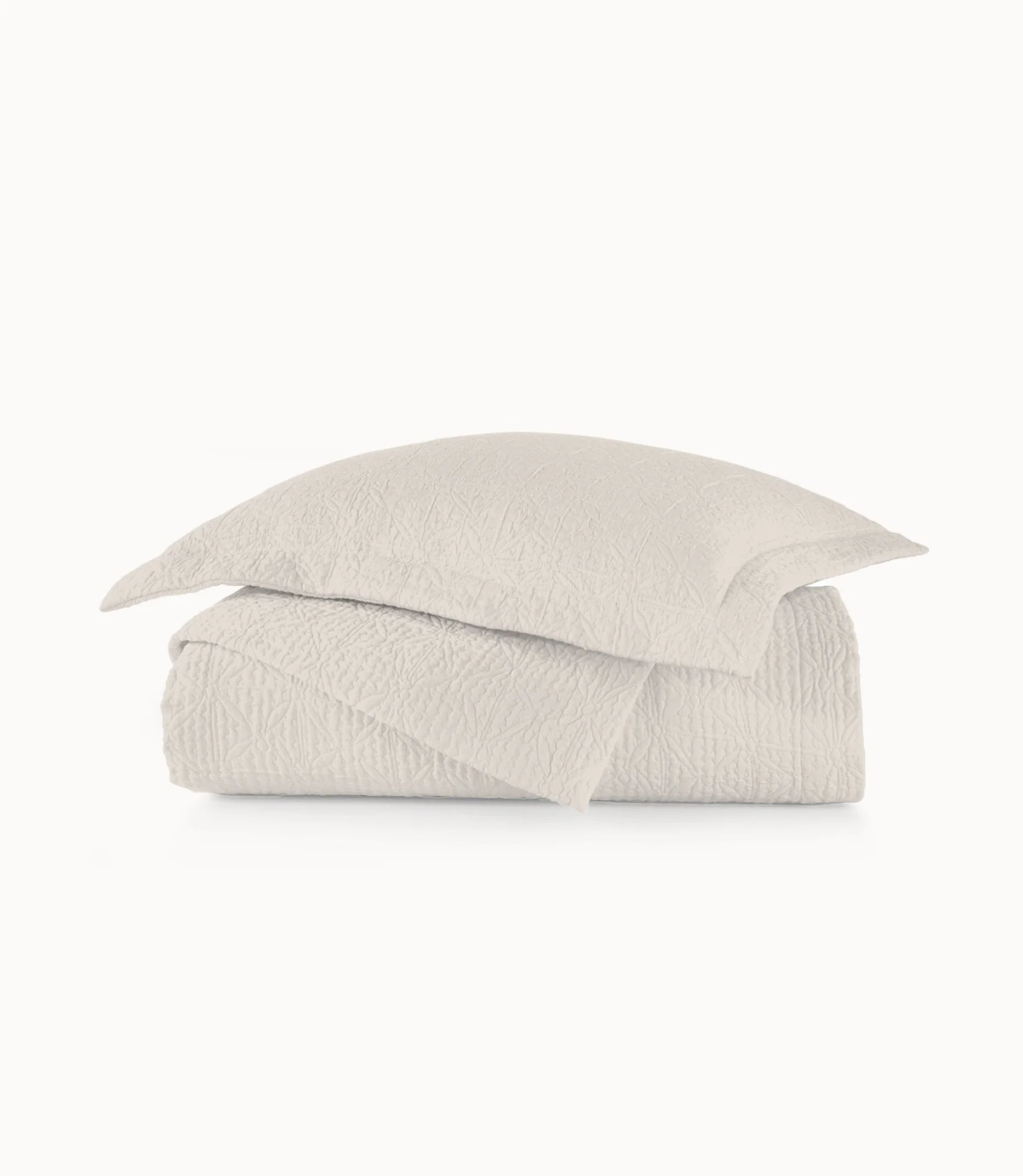 Olivia Matelassé Coverlet - Image 4