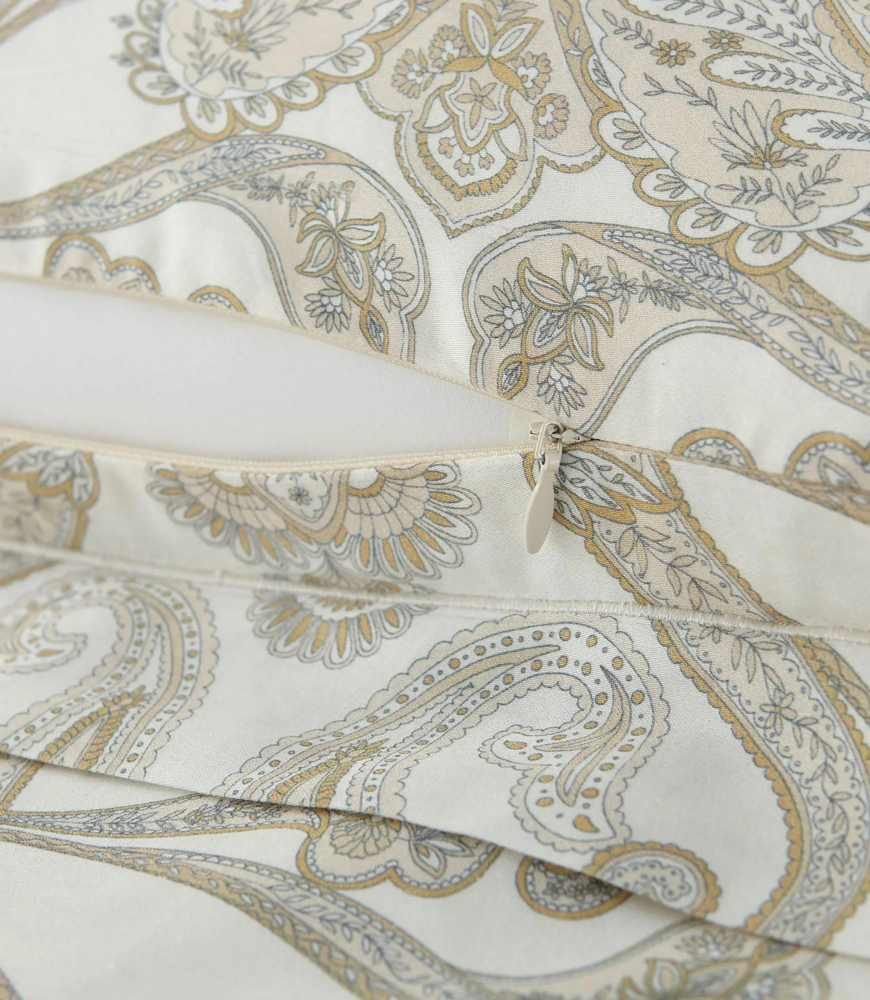 Paisley Pearl Classic Printed Duvet Set - Image 9